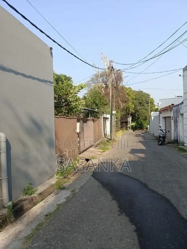 Dehiwala Kawdana 10.9 Perches Land with Single Storey House for Sale
