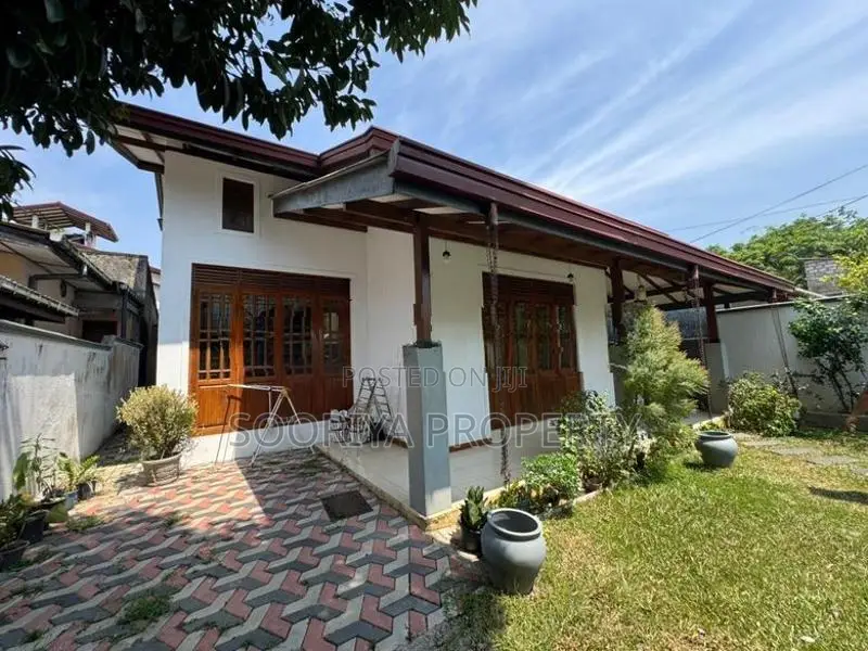 Near Bypass Road 2 Storey House for Sale in Kesbewa Town