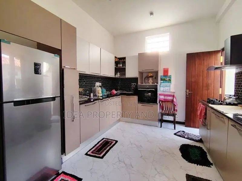 (SDS-359) High Luxury Brand Modern Three Storey House Sale in Kottawa