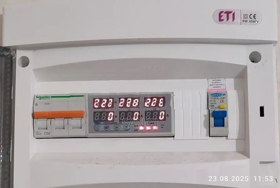 TOMZN 63A 400V 3 Phase Adjustable High Low Voltage Current Protector