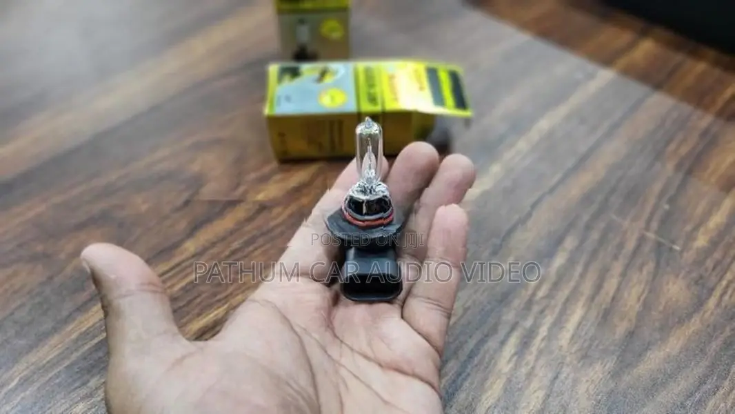 Halogen Bulbs 9005 / 9006 H4