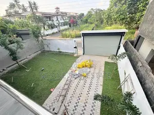 Home Awaits In Athurugiriya