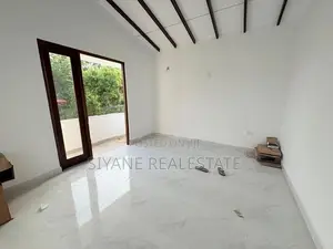 Home Awaits In Athurugiriya