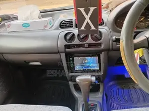 Nissan March 1998