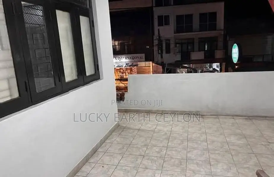 Nugegoda, 1ST Floor, Unfurnished Apartment For Rent (ZM1112)