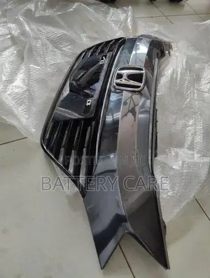 FRONT SHELL VEZEL