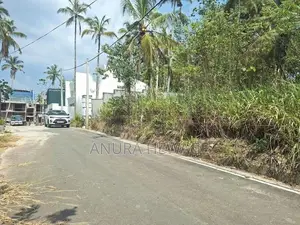 තලවතුගොඩ, සමගි මාවතේ පිහිටි ඉඩමක් විකිණීමට ඇත. (ID : THLW002S)