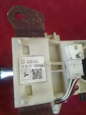 Nissan Serina C26 Gear Selector