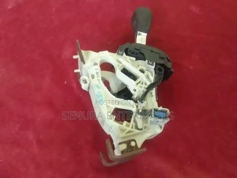 Nissan Serina C26 Gear Selector