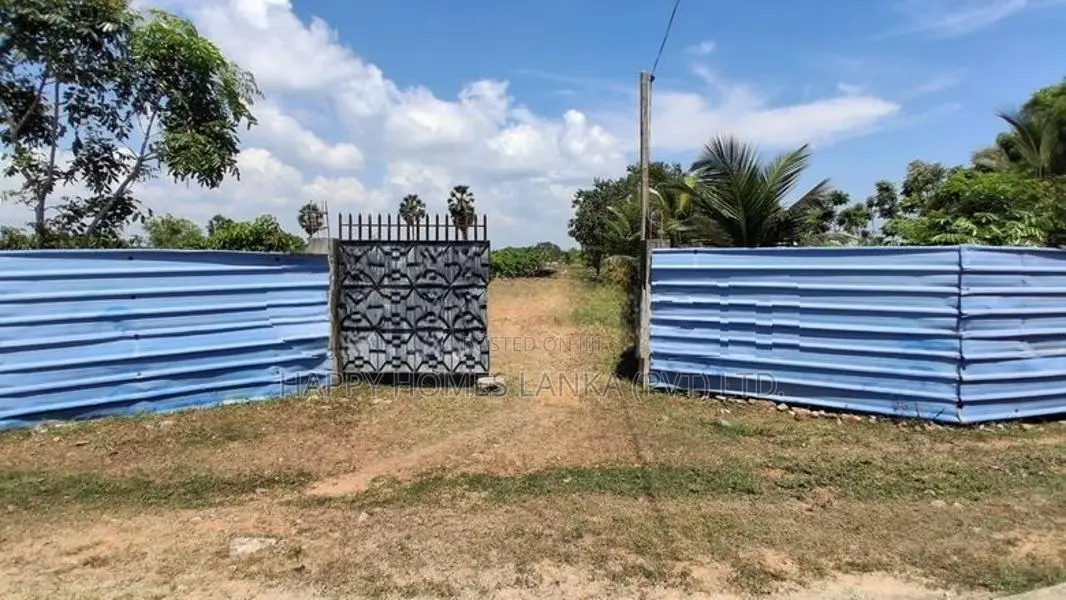 HHL1135 - Land for sale in Mylambaveli