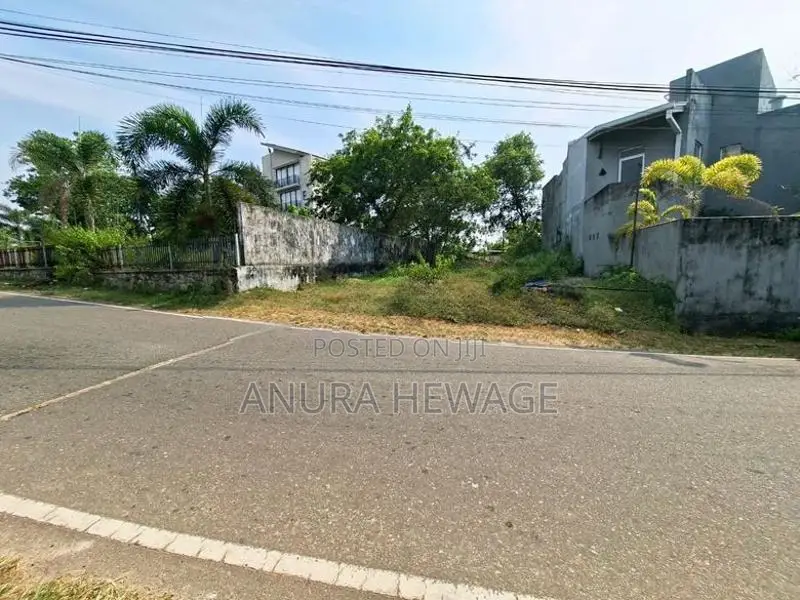Land for Sale facing Thalangama Wewa road. (ID : TLNG001)