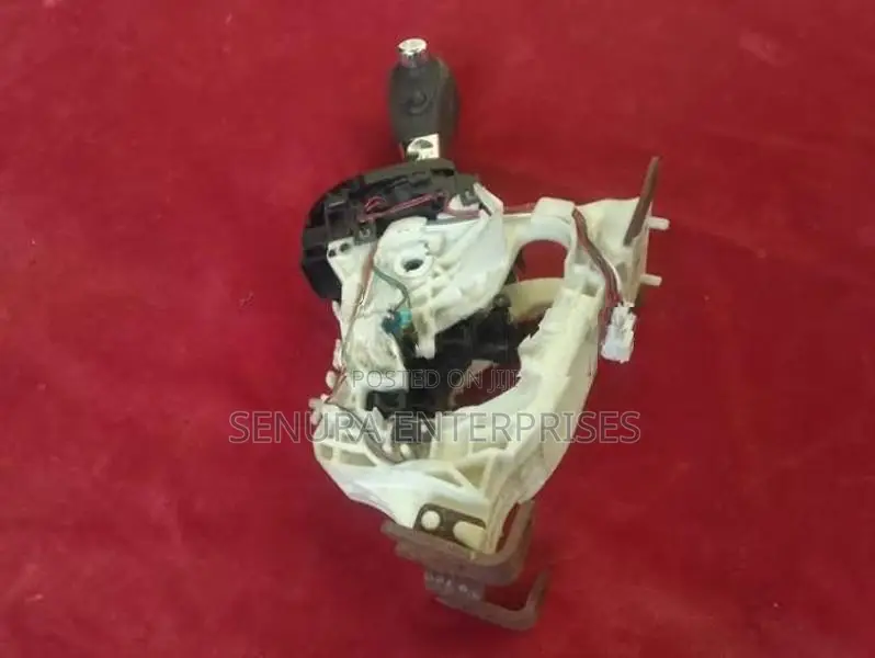 Nissan Serina C26 Gear Selector