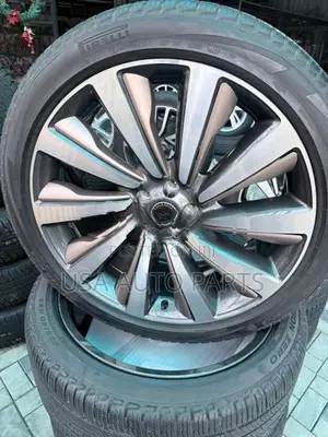 Range Rover 2025 23” Alloy wheels