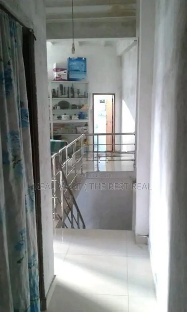 Galle : 2,700sf Building for Sale at New Colombo Road