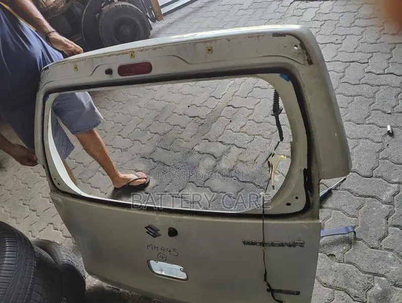 WAGON R DICKEY DOOR PANEL
