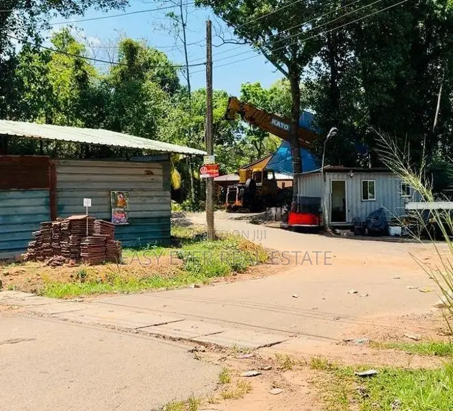 සියඹලාපේ හංදියට ආසන්නව ප්‍රධාන මාර්ගයෙන් දෙවනි ඉඩම