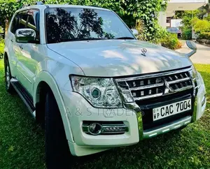 Mitsubishi Montero 2014