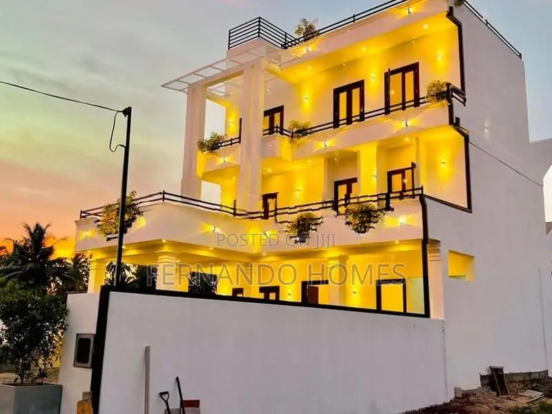 Nice Villa Spaciously Built 3 Apartments For Sale In Negombo