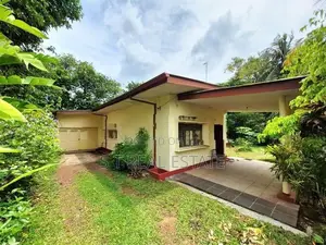 28P High Residential Land with House for Sale in Nawala