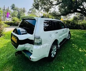 Mitsubishi Montero 2014