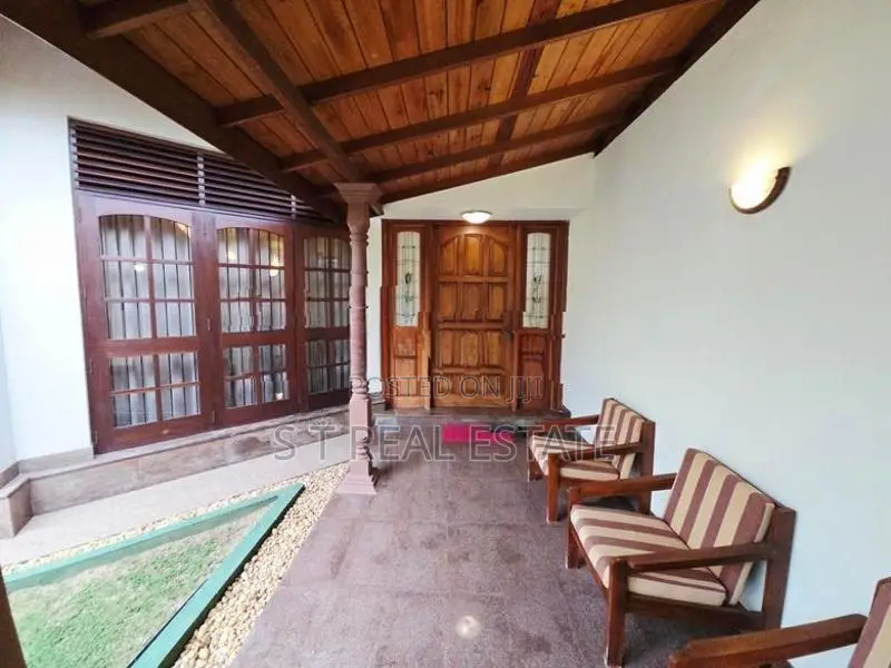 05BR Luxury 2 Story House For Sale In Colombo 06