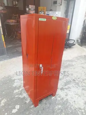 4×1.5 Ft Steel cupboards