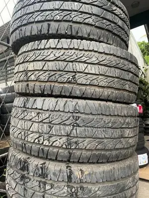 33*12.50*15 Tyre Set