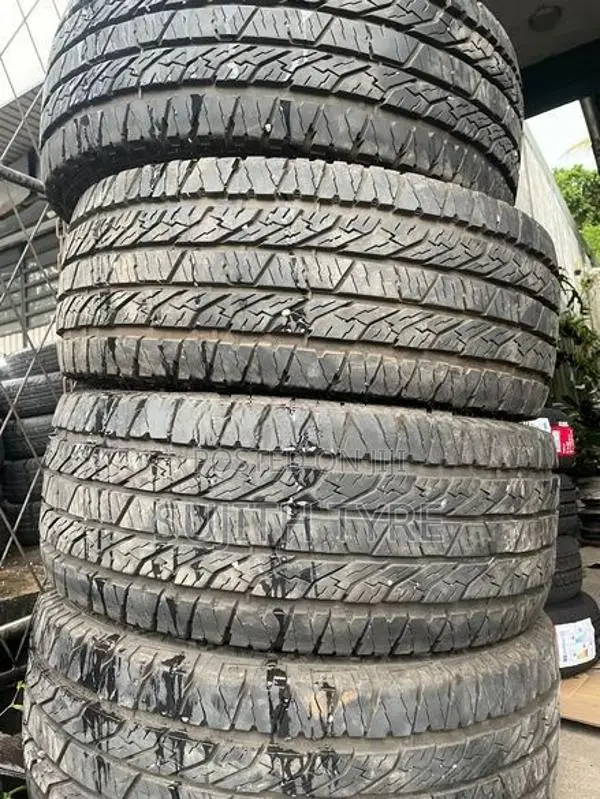 33*12.50*15 Tyre Set