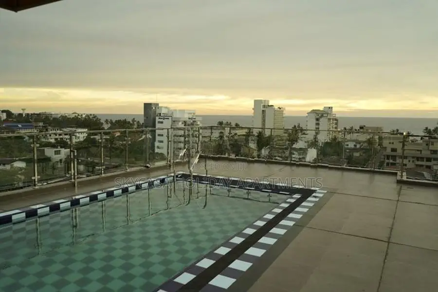 Luxury Holiday Two Bedroom Apartment for 4 guests at Border of Dehiwal