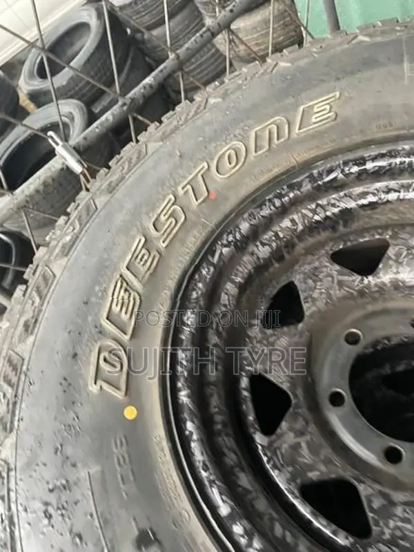 33*12.50*15 Tyre Set
