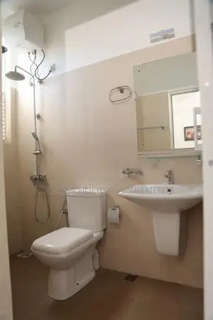 Luxury Holiday Two Bedroom Apartment for 4 guests at Border of Dehiwal