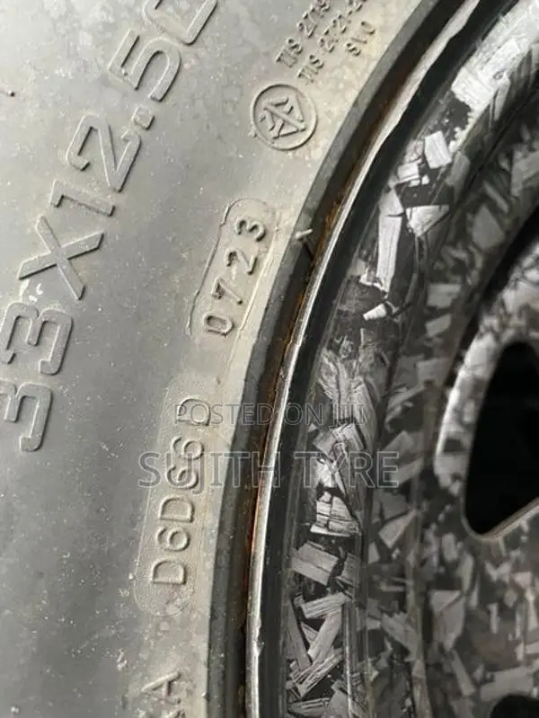 33*12.50*15 Tyre Set