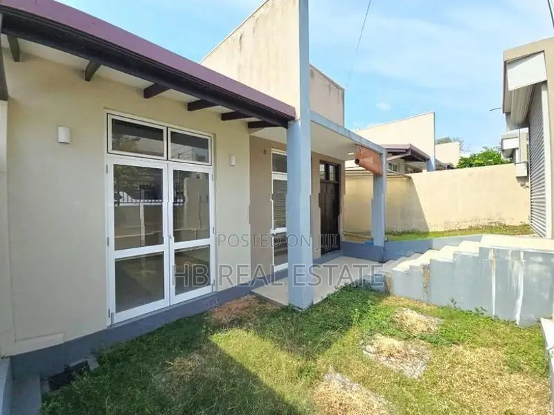 Modern Designed Single Story House for Sale Piliyandala