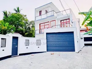 සුඛෝපභෝගී අලංකාර අති නවීනතම සුවිසල් දෙමහල් නිවස විකිණීමට Piliyandala