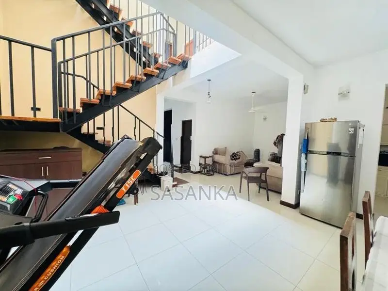 Boralesgamuwa Architect-Designed Eco-Luxury Home For Sale