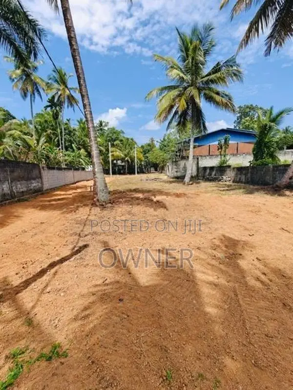 වැව රවුම අසල අගනා ඉඩමක් - Lake round land Kurunegala