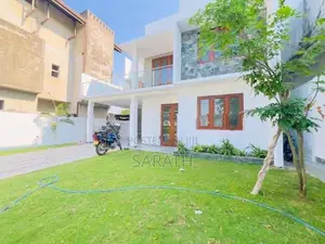 අතුරුගිරිය නගරයෙන් අලුතින් නිර්මාණය කරන ලද දෙමහල් නිවස විකිණීමට