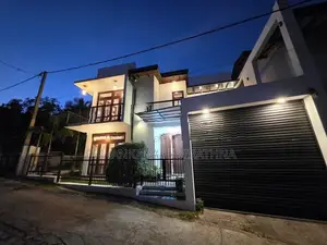 13 Perches - Luxury House For Sale in Mattegoda