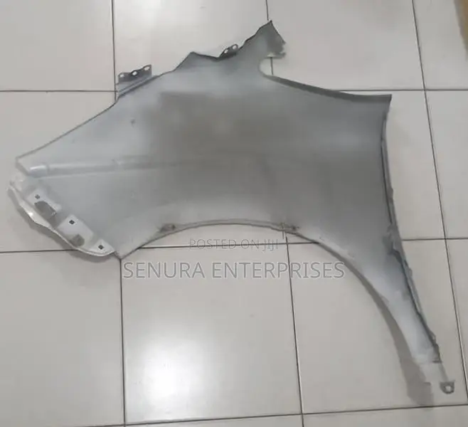 Toyota Noah Zwk80 Fender RH
