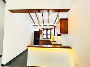 අතුරුගිරිය නගරයෙන් වටිනා අලුත්ම නිවසක් විකිණීමට