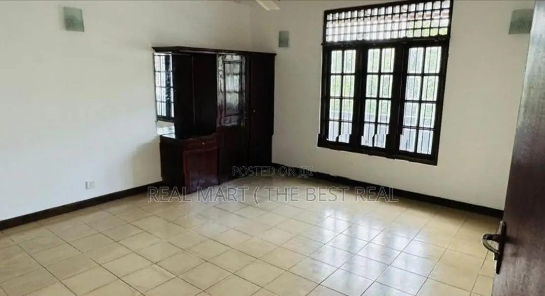 Kelaniya : 5BR (10.5 perches) House for Sale