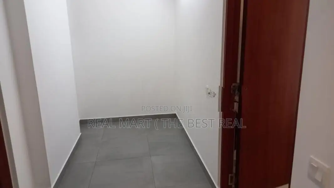 Rajagiriya : 2BR (1,200sf) Apartment for Sale at Iconic Galaxy