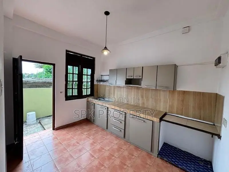 Fully A/C Family Home in Thalahena
