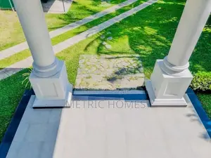 Face to Negombo Minuwangoda Road 45 Perch with Big House for Sale