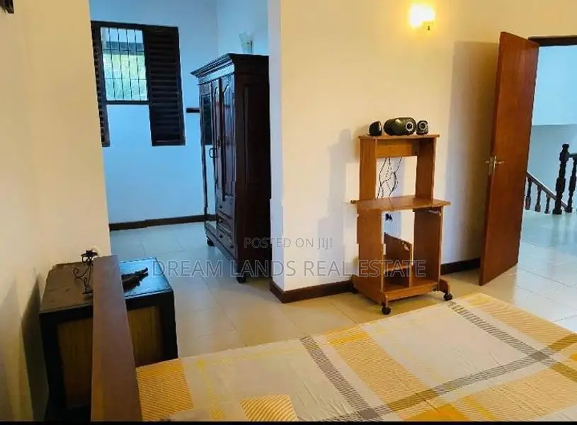 3BED HOUSE FOR RENT IN PILIYANDALA WITH FURNITURE SP1138)