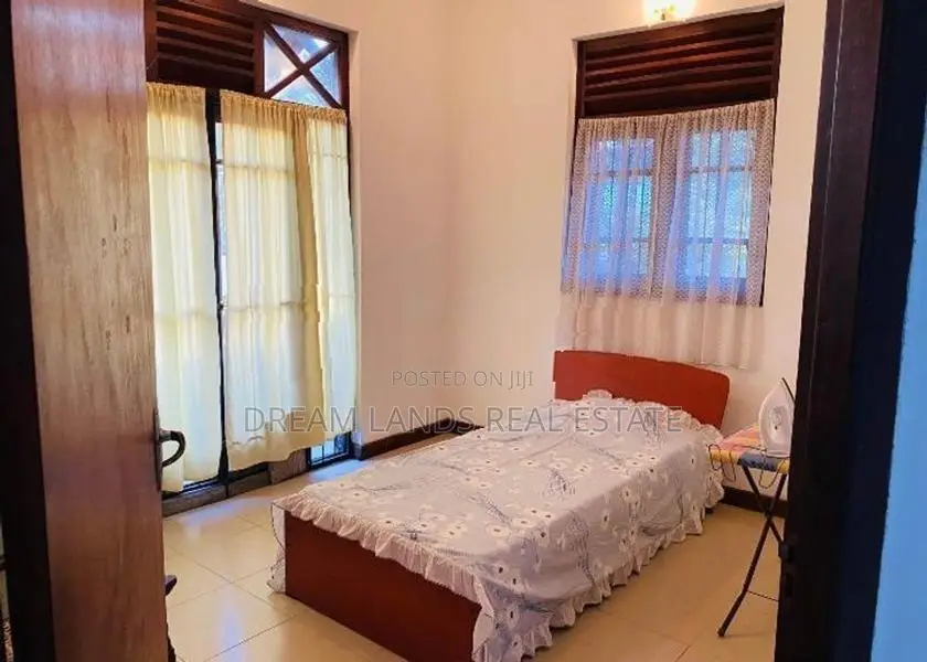 3BED HOUSE FOR RENT IN PILIYANDALA WITH FURNITURE SP1138)