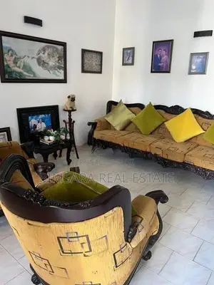 Colonial Inspired 4-Bedroom Two-Story Residence in Piliyandala | SH153