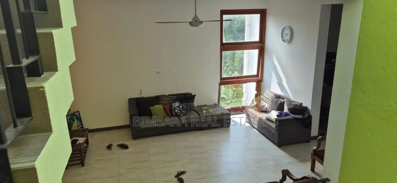 FULLY FURNISHED 3 BR UPPER FLOOR UNIT FOR LEASE IN PANNIPITIYA | LH036