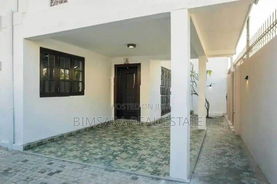 FULLY FURNISHED 5BR LUXURY HOUSE FOR LEASE IN RAJAGIRIYA | LH03684