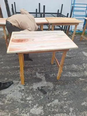 3×2 Alvisia wooden tables